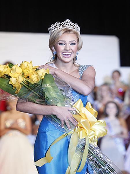 Karlie Hay wins Miss Texas Teen pageant
