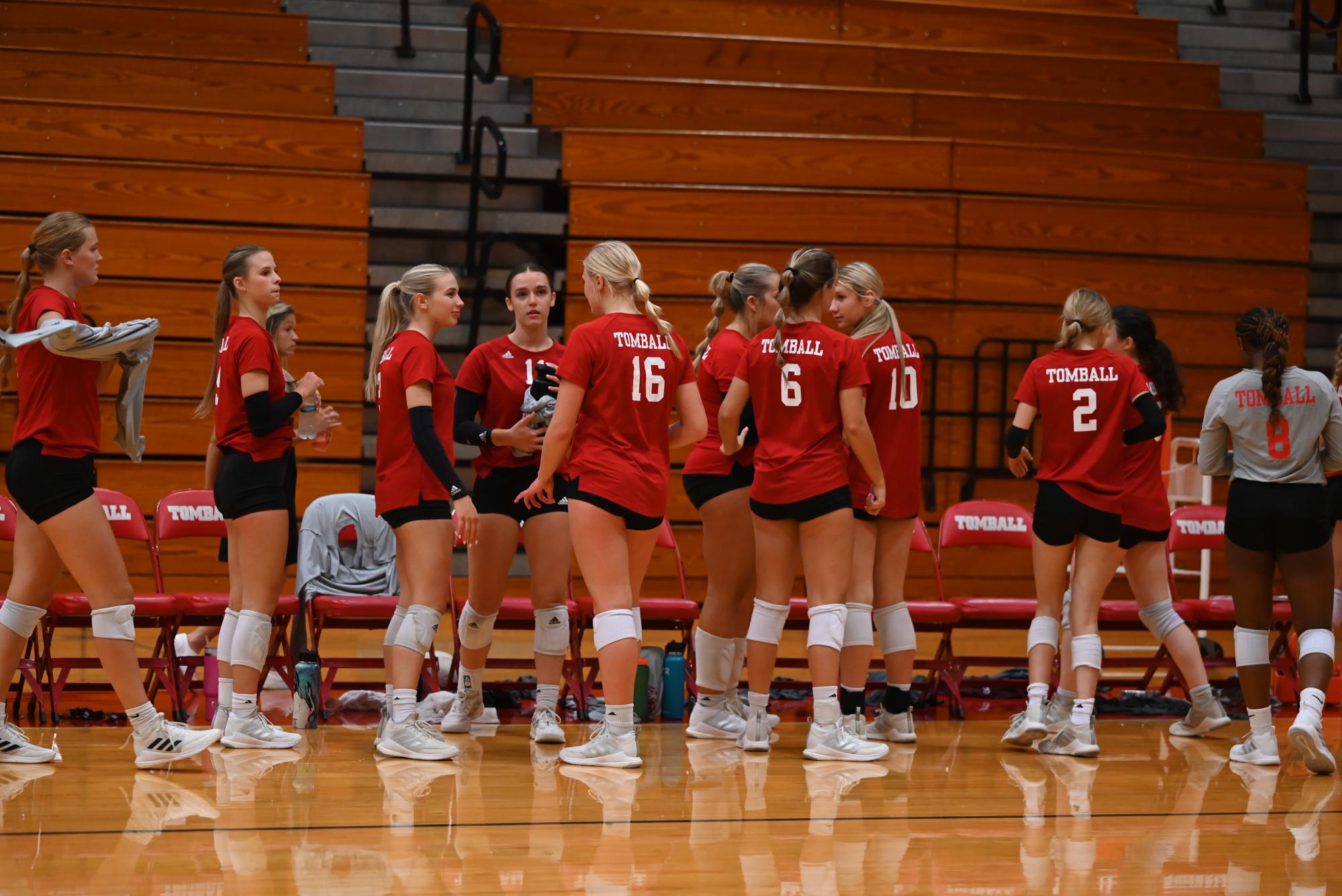 Volleyball teams in action tonight – The Cougar Claw