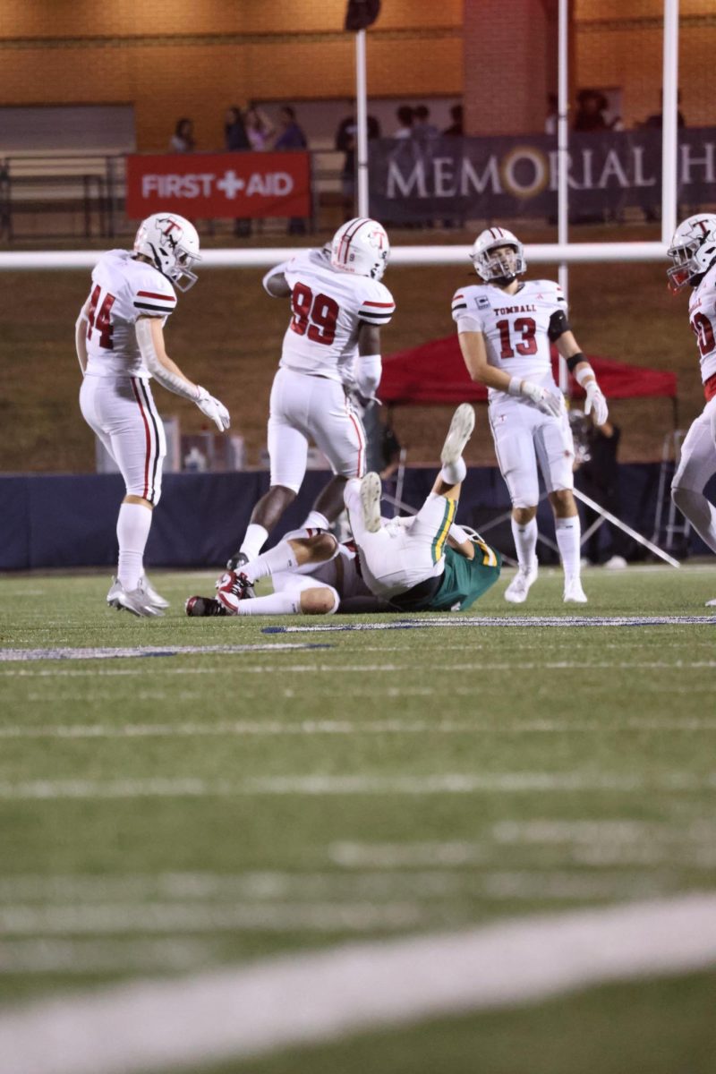 Cougars celebrate 4th down stop late in game