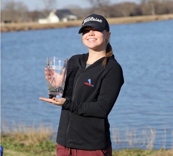 Makenzie Minshew with her 2nd place trophy. 