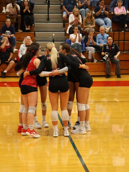 Varsity, JV volleyball knock off Memorial
