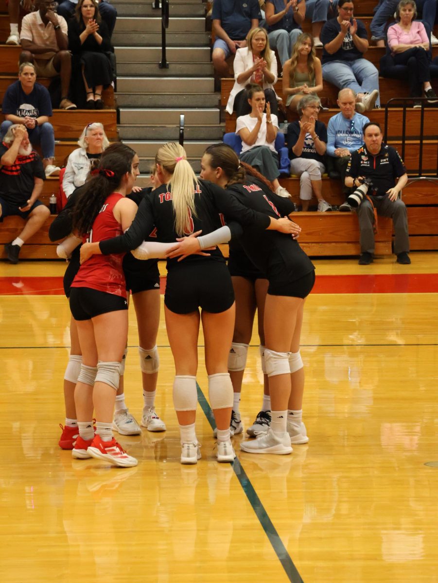 Varsity, JV volleyball knock off Memorial